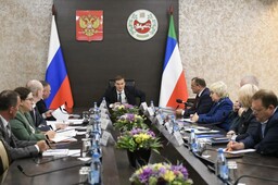 Старт отопительного сезона в Хакасии обсудил Валентин Коновалов с руководителями муниципалитетов