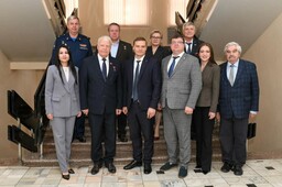 Валентин Коновалов встретился  с участниками патриотической акции «Дорогами Победы»