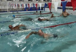 В Хакасии прошло занятие по плаванию для ветеранов СВО