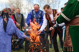 Глава Хакасии поздравил жителей региона с праздником урожая
