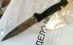 Угрожал ножом и похитил деньги житель Хакасии