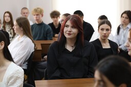 Студенты Хакасии пообщались с депутатами