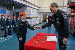 В Главном управлении МЧС по Хакасии прошло посвящение школьников в кадеты