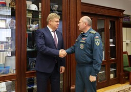Анатолий Серышев встретился с главой МЧС России