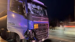 В Абакане грузовик врезался в автобус
