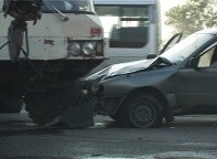 В Саяногорске автокран не почувствовал как подмял под себя Ниссан
