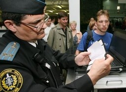Злостный алиментщик из Хакасии пытался сбежать за границу