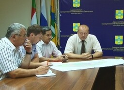Глава Саяногорска обсудил с министерством спорта строительство плавательного бассейна