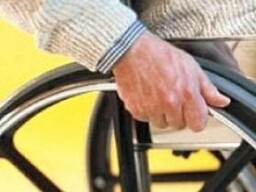Жителю Саяногорска доставят потерявшуюся в пути инвалидную коляску