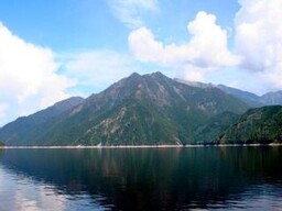 Саяно-Шушенское водохранилище в Хакасии и Красноярском крае очистят от хлама