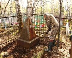 На заброшенных могилах майнских ветеранов засияли красные звезды