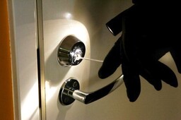 В Саяногорске 17-летний подросток обворовал свою мать