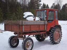 В Саяногорске полицейские задержали пьяного тракториста