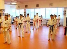 Юные каратисты Саяногорска получили очередные пояса