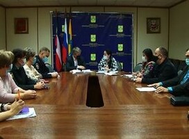 В Саяногорске владельцам коровы и собаки выписали штрафы