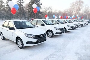 Медучреждения Хакасии получили новые автомобили