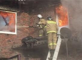 Семьи погорельцев из Майна временно переселили в общежитие