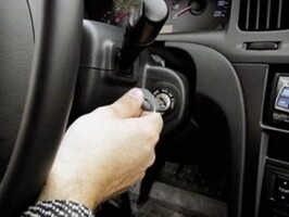 В Саяногорске за угон машины задержали 17-летнего юношу