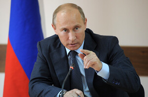 Путин прокомментировал слова Медведева о нехватке денег