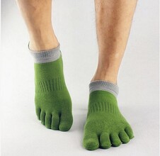 Ученые нашли причину плохо пахнущих носков