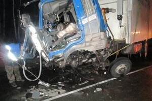 На автодороге в Хакасии погиб водитель, догнавший тягач с экскаватором