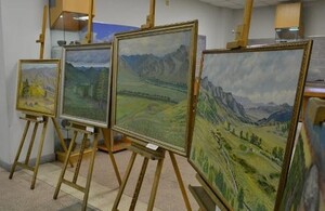 Художественный фонд главного музея Хакасии пополнился новыми полотнами