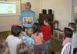 В Саяногорске пожарные провели урок в детском реабилитационном центре
