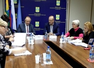 Депутатам Саяногорска выдали удостоверения