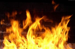 В Саяногорске недострой тушили 16 пожарных