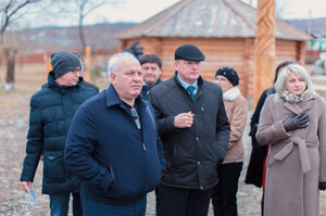 Виктор Зимин осмотрел социально-культурные объекты в Саяногорске