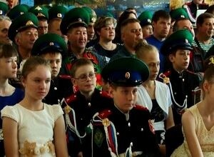 Кадеты 3 школы Саяногорска подарили пограничникам праздничный концерт