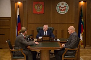 Глава Хакасии провел встречу с новым мэром Саяногорска