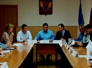 Депутаты и Глава Саяногорска обсудили возможность заключения энергоконтракта