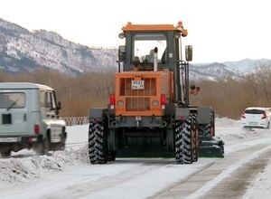 Техника КБО избавляет дороги Саяногорска от снежного наста