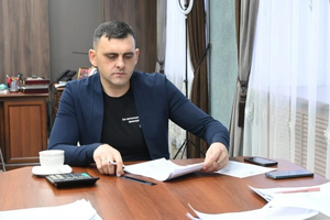 Главу района Хакасии подозревают в получении почти 500 тысяч рублей взятки