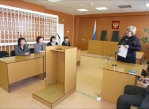 В Саяногорске будущие юристы провели судебный процесс