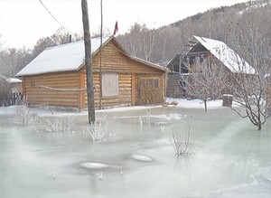 Дома жителей деревни Калы рискуют оказаться в ледяном плену