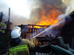 Страшный огонь в Хакасии тушило два десятка пожарных