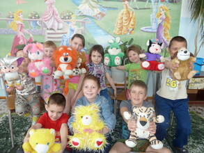 Детям из п. Майна подарили плюшевые игрушки
