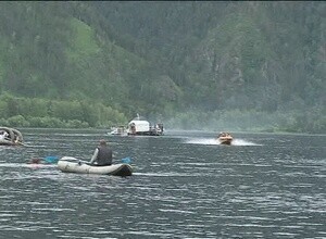 Саяногорские моржи плывут к финалу Дня Енисея