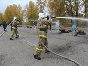 В Хакасии впервые прошли соревнования по пожарному биатлону