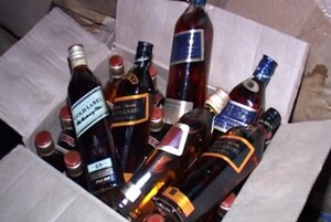 Сотрудники саяногорской полиции изъяли из магазина более тысячи литров спиртного