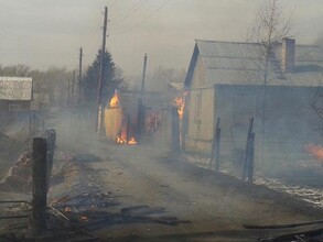 В Хакасии горят жилые дома и дачи, объявлено ЧС