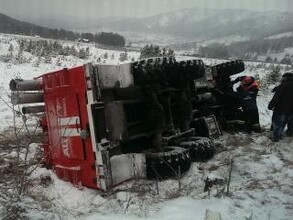 В Хакасии перевернулся пожарный автомобиль