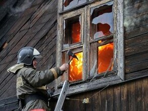 В жилом доме Саяногорска сгорел целый этаж