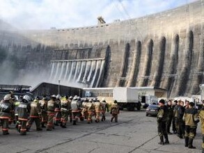 Ликвидаторы последствий аварии на Саяно-Шушенской ГЭС получили награды