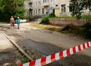 В Саяногорске ремонтируют пешеходные дорожки