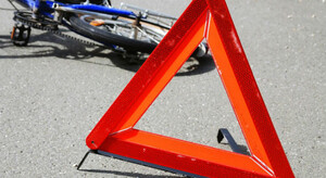 В Саяногорске подросток на мопеде сбил школьника на велосипеде