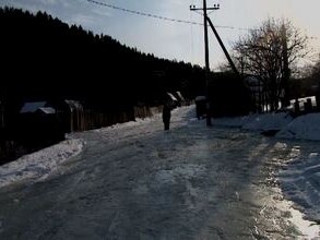 Жители Большого Карака в Саяногорске попали в ледяной плен