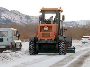 Техника КБО избавляет дороги Саяногорска от снежного наста